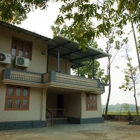 Heal Hive Homestay Palakkad Exteriör bild